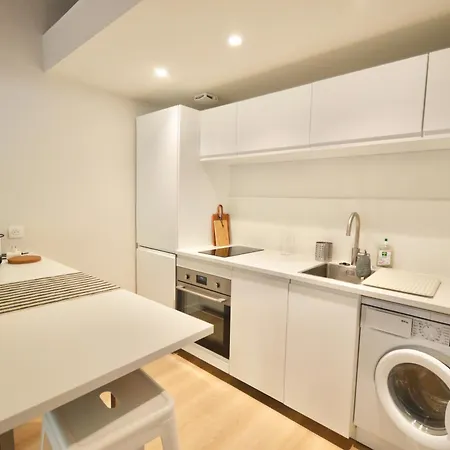 T2 Contemporain Avec Terrasse A Apartment