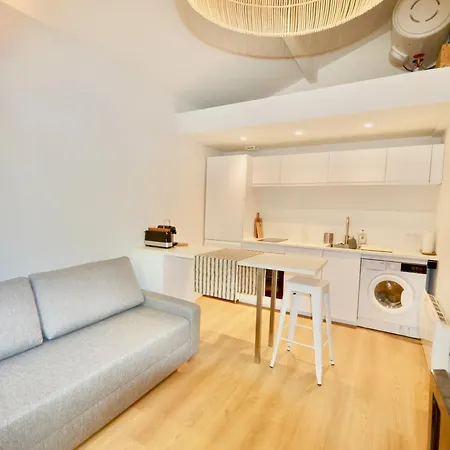 Apartment T2 Contemporain Avec Terrasse A